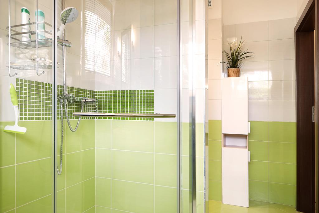 ורשה Lovely Funky Flat Near Royal Park מראה חיצוני תמונה
