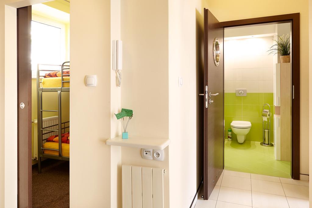 ורשה Lovely Funky Flat Near Royal Park מראה חיצוני תמונה
