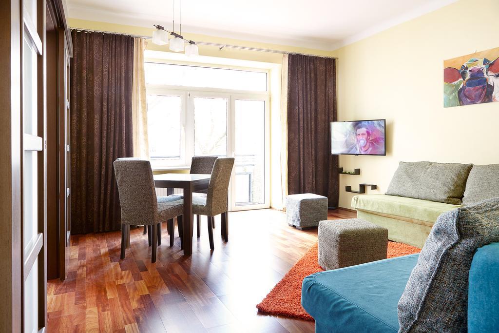 ורשה Lovely Funky Flat Near Royal Park מראה חיצוני תמונה